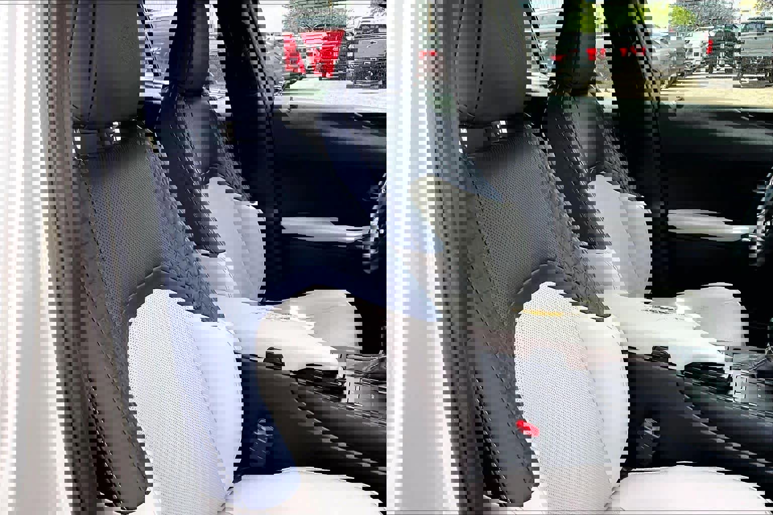 Used 2020 Lexus UX 250h w/ Premium Package image 10