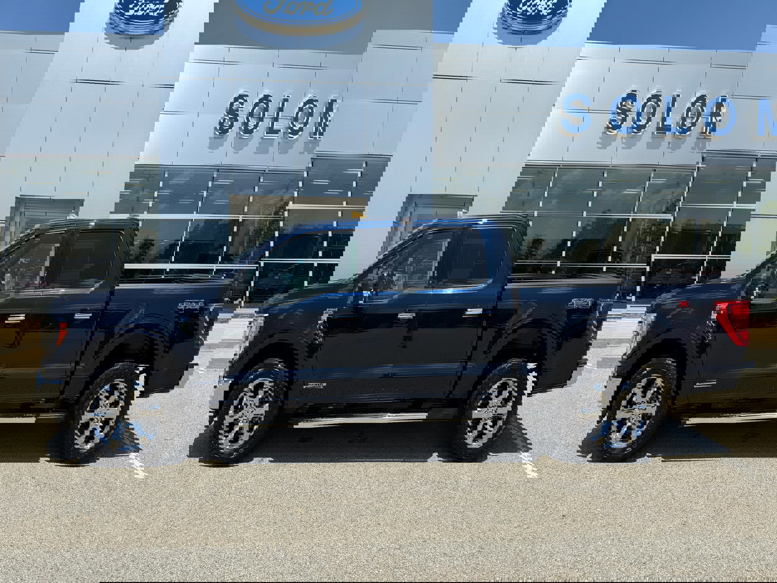 Certified 2023 Ford F150 XLT w/ Equipment Group 302A High image 6