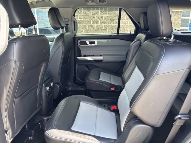 Certified 2023 Ford Explorer XLT w/ Equipment Group 202A AWD/4WD image 33