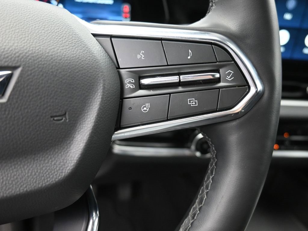 Used 2025 Chevrolet Equinox LT image 7