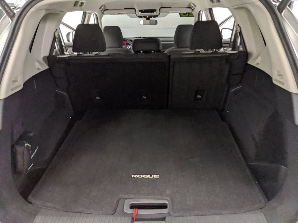 Used 2025 Nissan Rogue SV image 18