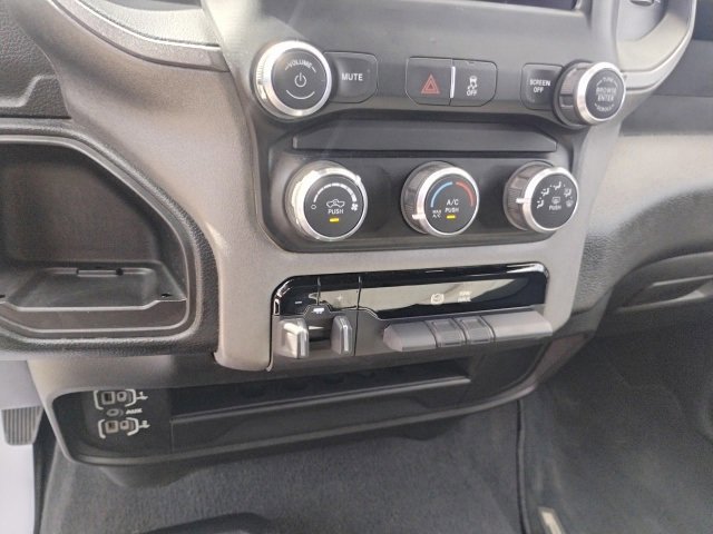 Used 2024 RAM 3500 Tradesman w/ Chrome Appearance Group image 12