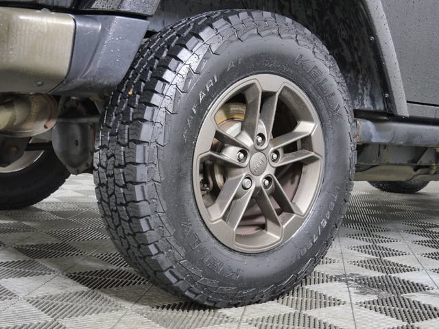 Used 2017 Jeep Wrangler Unlimited Sahara AWD/4WD image 7