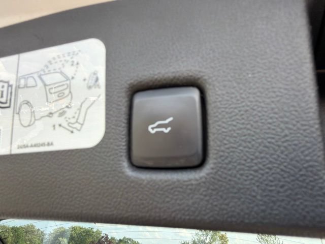 Certified 2020 Ford Escape SEL FWD image 13