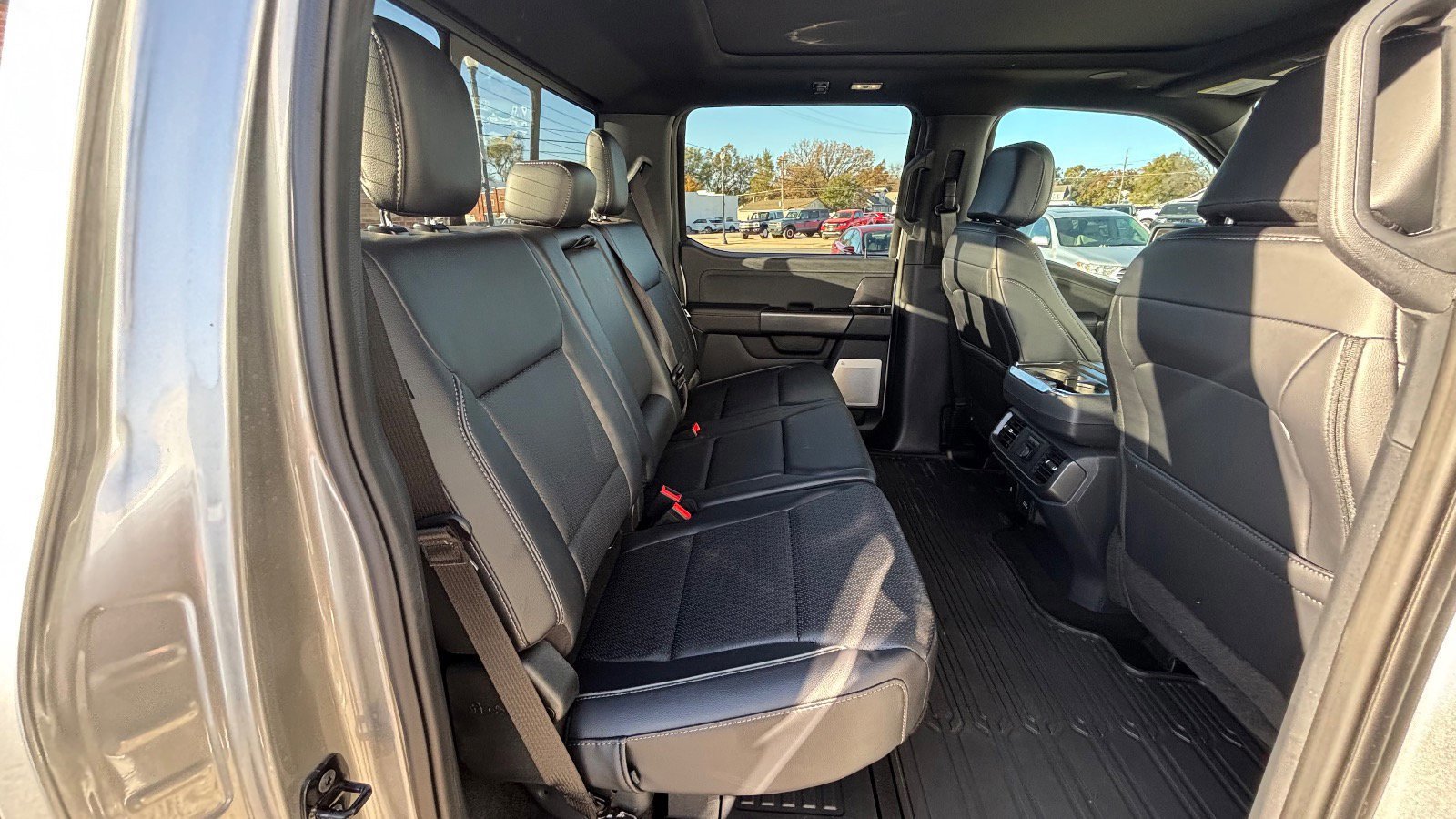 Certified 2025 Ford F150 Lariat w/ Equipment Group 502A High image 27