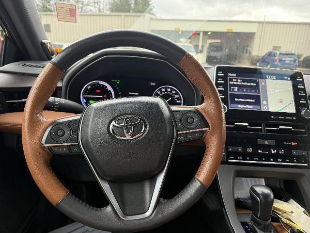 Used 2020 Toyota Avalon Limited image 17