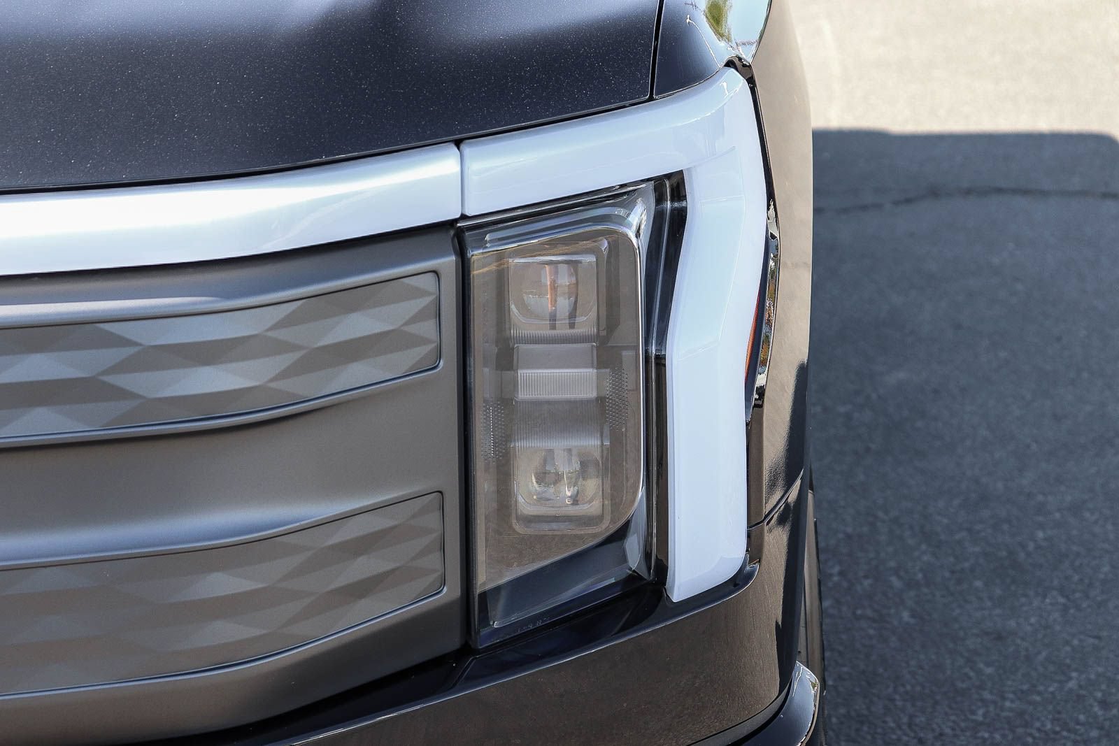 Certified 2025 Ford F150 Lightning Lariat AWD/4WD image 10