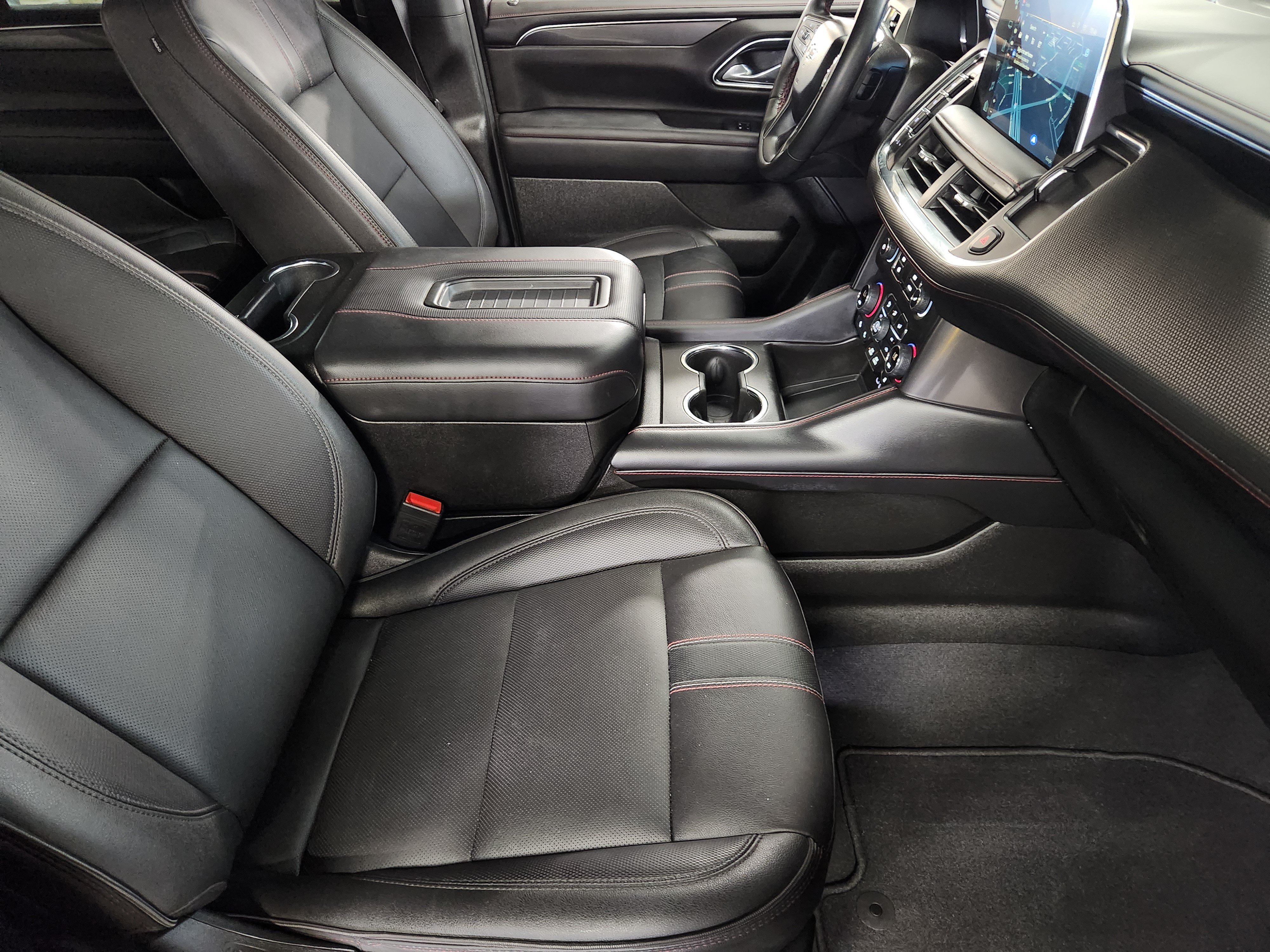 Used 2024 Chevrolet Suburban RST w/ Luxury Package AWD/4WD image 9