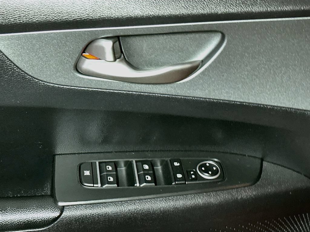 Used 2021 Kia Forte LXS FWD image 18