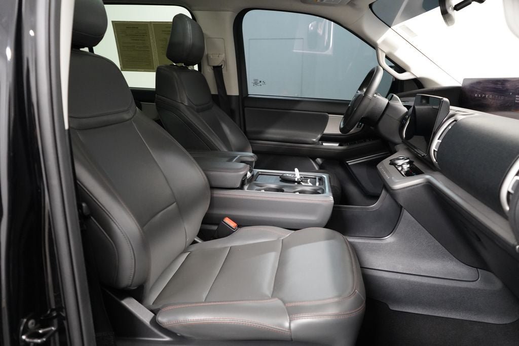 Certified 2025 Ford Expedition Active AWD/4WD image 23