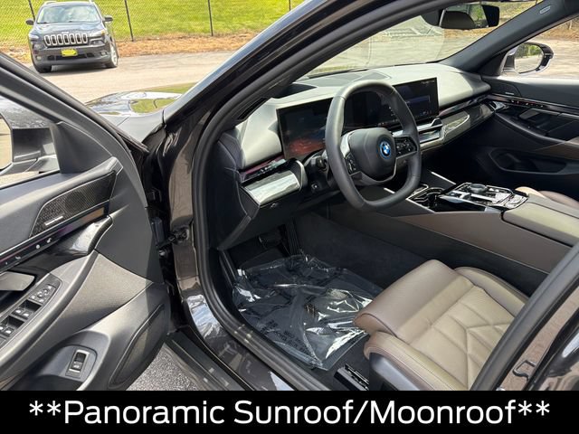 Used 2025 BMW i5 xDrive40 w/ Premium Package AWD/4WD image 22