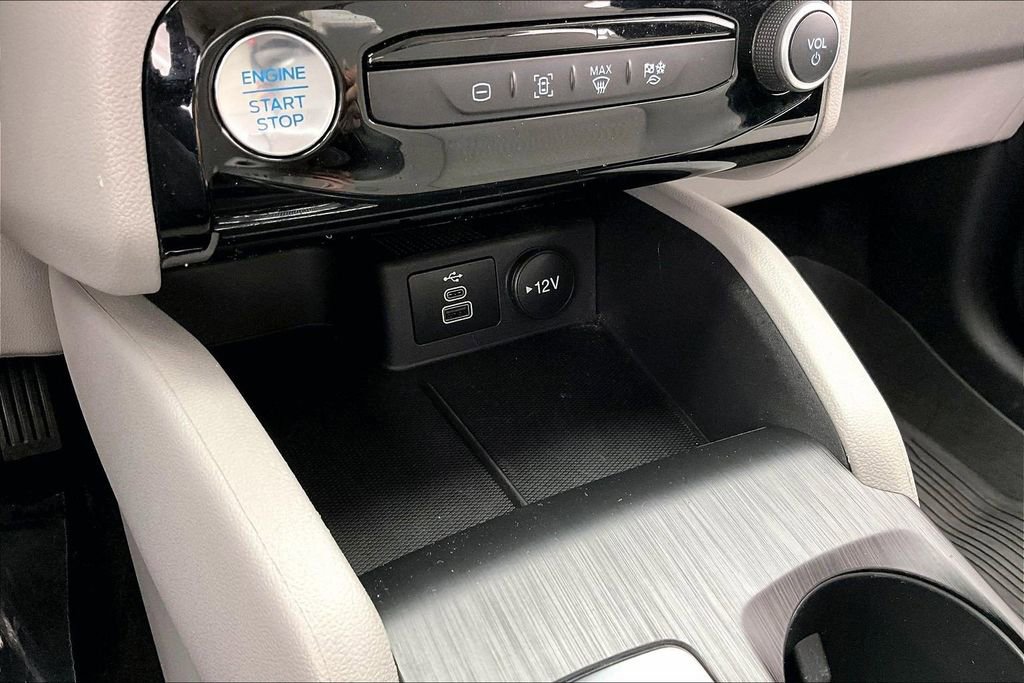 Certified 2024 Ford Escape SE FWD image 32