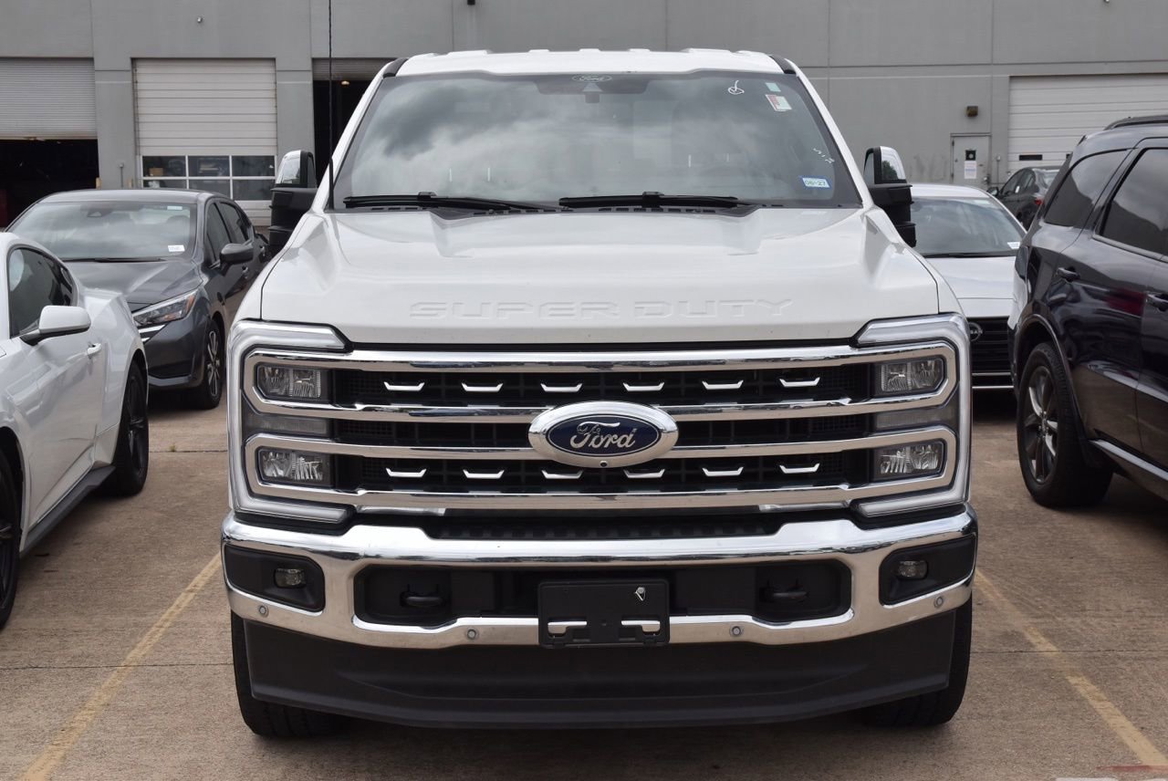 Certified 2025 Ford F250 Lariat w/ Lariat Ultimate Package AWD/4WD image 3