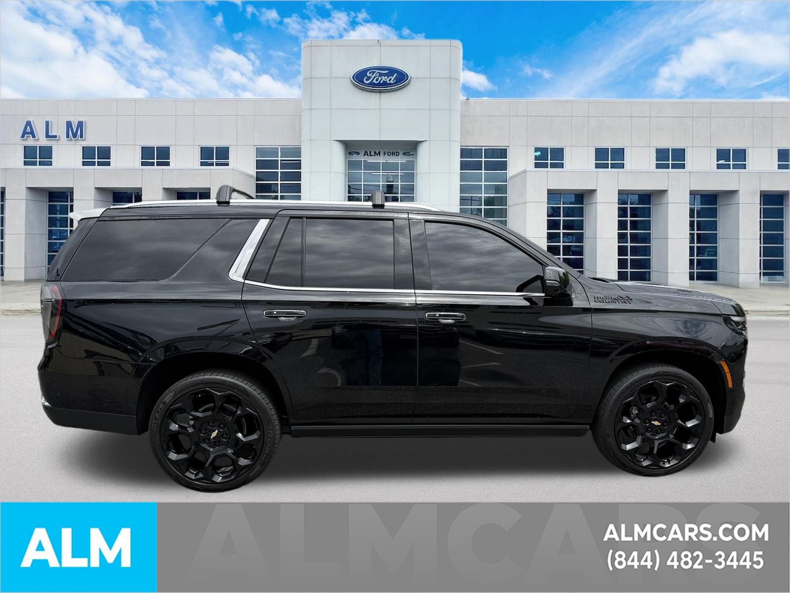 Used 2025 Chevrolet Tahoe High Country AWD/4WD image 5