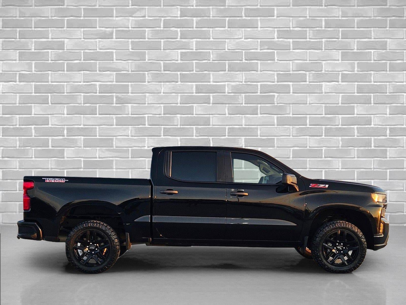 Used 2022 Chevrolet Silverado 1500 Custom Trail Boss w/ Midnight Edition AWD/4WD image 4