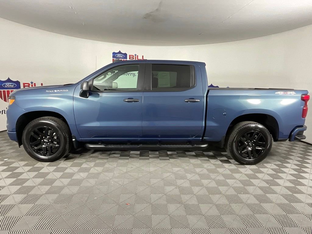 Used 2024 Chevrolet Silverado 1500 Custom image 2