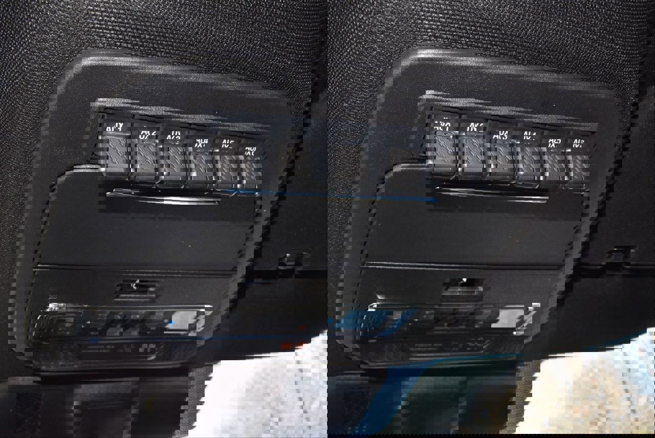 Certified 2024 Ford F250 Platinum w/ FX4 Off-Road Package image 34