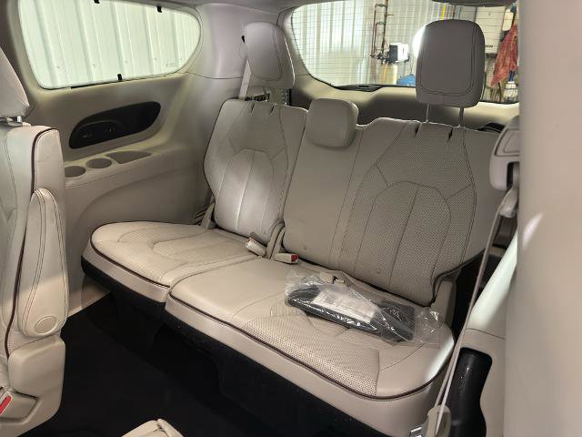 Used 2019 Chrysler Pacifica Limited image 15