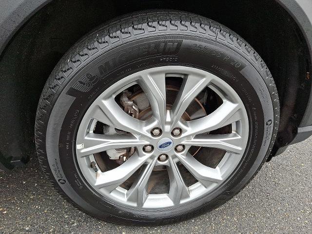 Certified 2023 Ford Explorer Limited w/ Limited Technology Package image 8