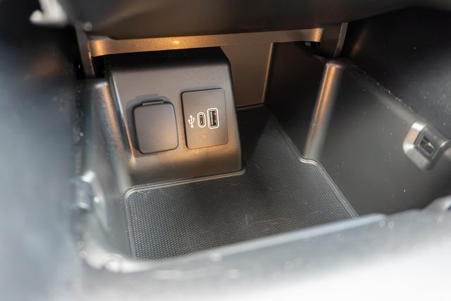 Certified 2025 Ford Explorer Active AWD/4WD image 28