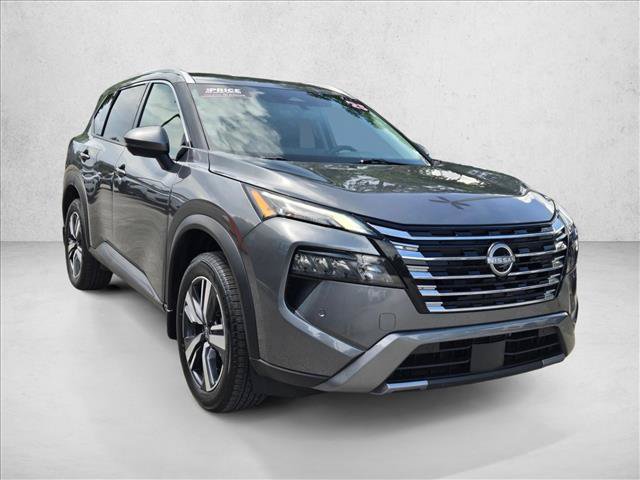 Used 2025 Nissan Rogue SL FWD image 3
