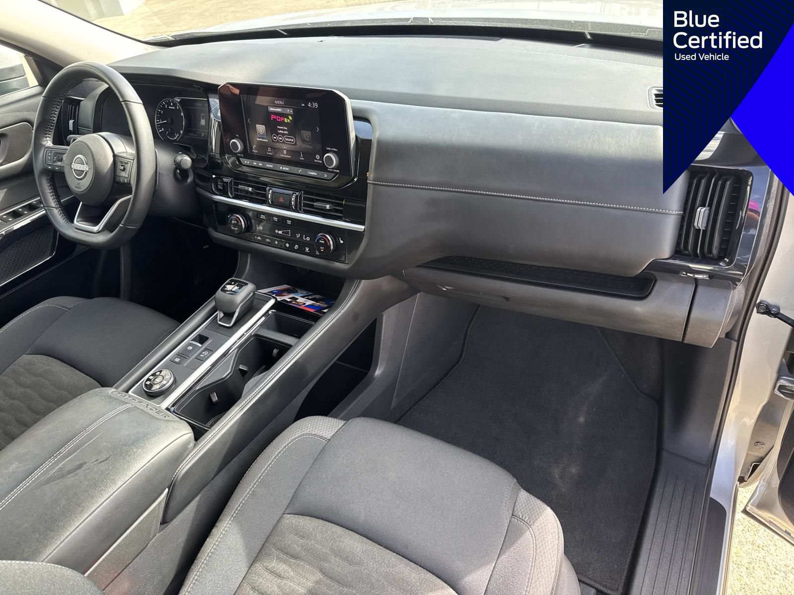 Used 2025 Nissan Pathfinder SV AWD/4WD image 17