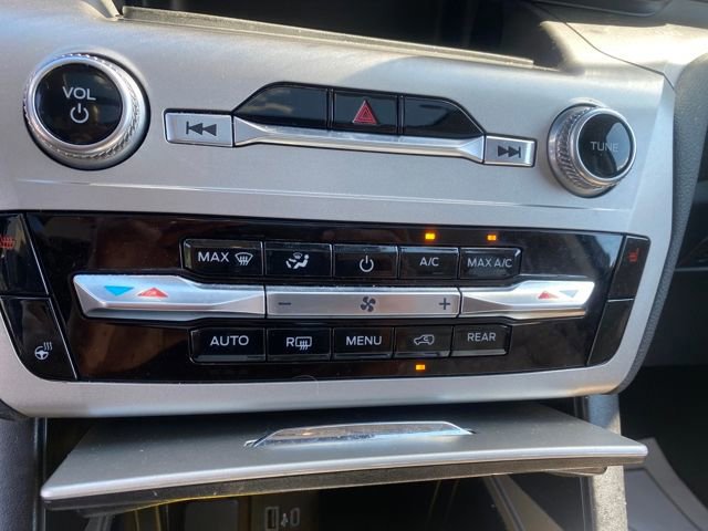 Certified 2022 Ford Explorer XLT w/ Equipment Group 202A image 19