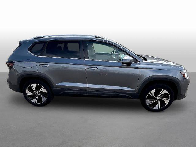 Used 2025 Volkswagen Taos SE AWD/4WD image 8
