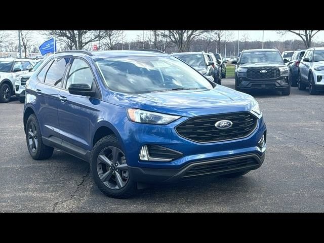 Certified 2024 Ford Edge SEL w/ Sport Appearance Package AWD/4WD image 2