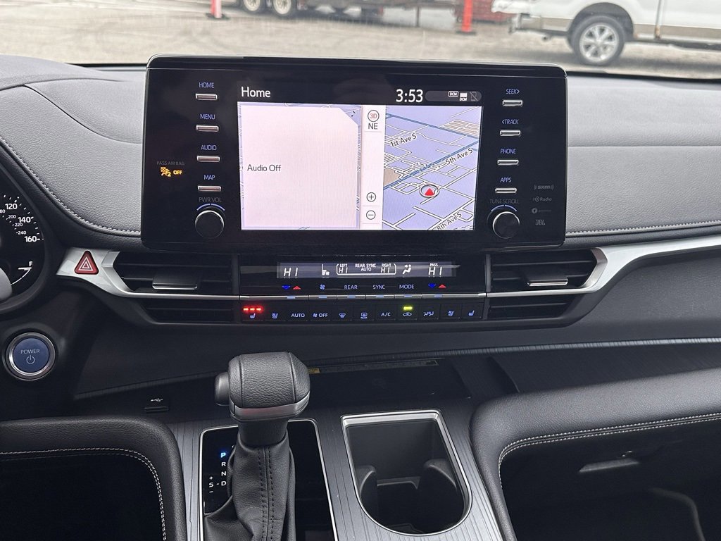 Used 2023 Toyota Sienna XSE image 32