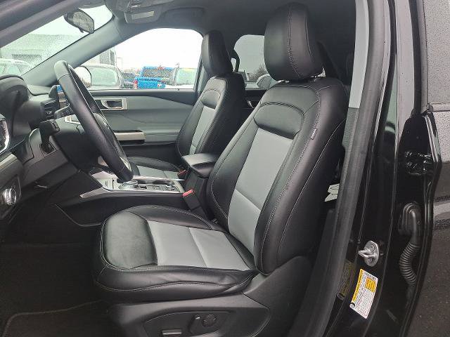 Certified 2022 Ford Explorer XLT w/ Equipment Group 202A image 14