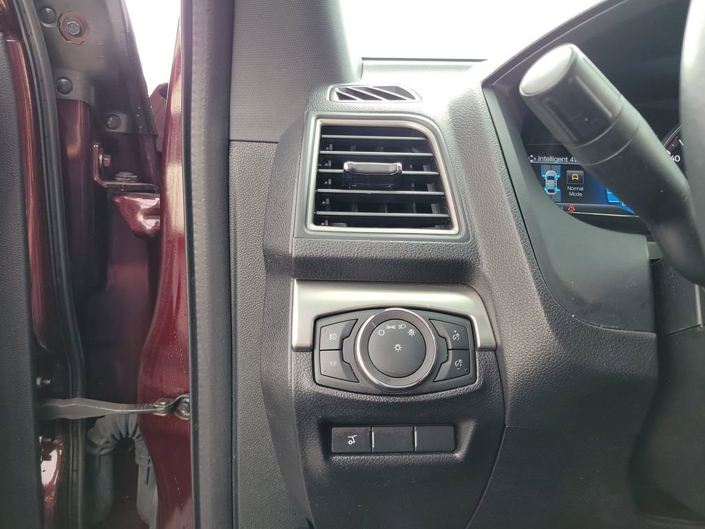 Certified 2019 Ford Explorer XLT w/ Equipment Group 202A AWD/4WD image 22