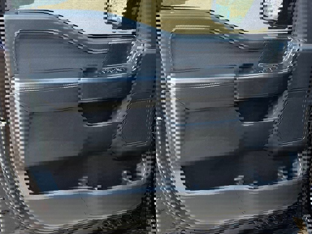 Certified 2022 Ford F150 Lariat w/ Equipment Group 502A High image 22