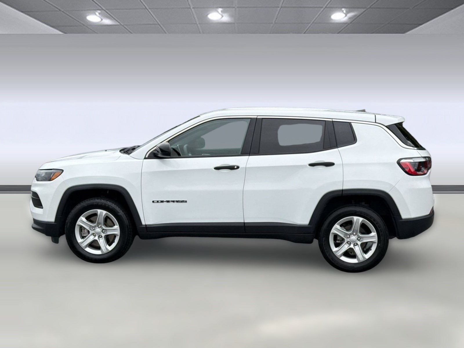 Used 2023 Jeep Compass Sport AWD/4WD image 2