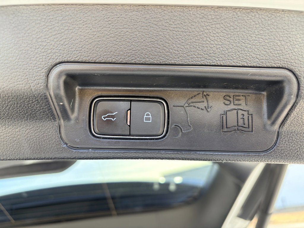 Certified 2021 Ford Explorer XLT w/ Equipment Group 202A image 30