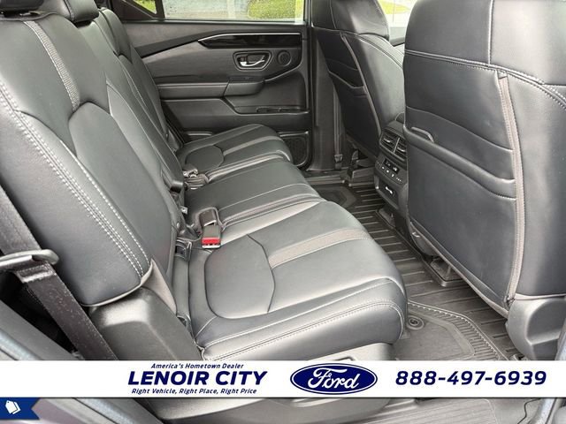 Used 2023 Honda Pilot Touring image 10