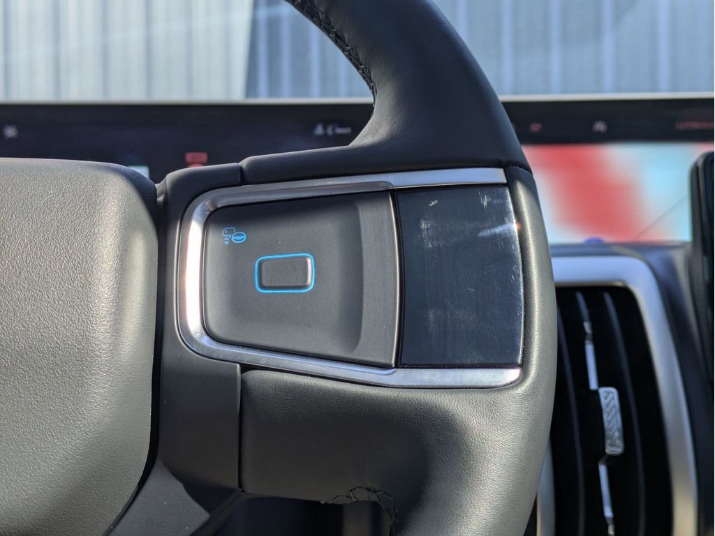 Certified 2025 Ford Expedition Active RWD image 21