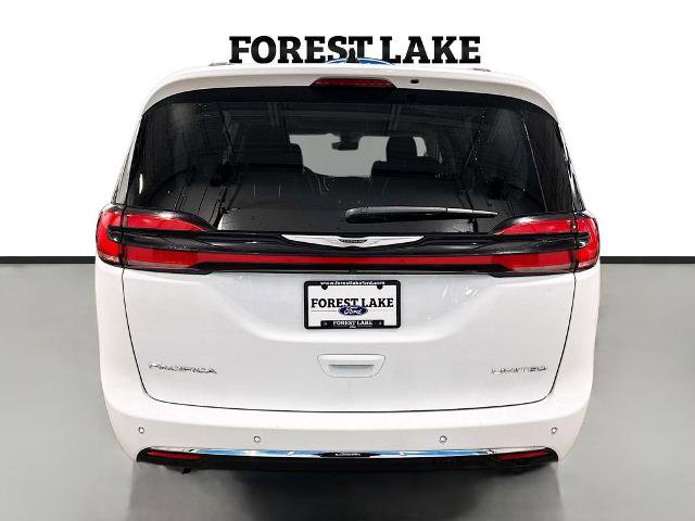 Used 2023 Chrysler Pacifica Limited image 6