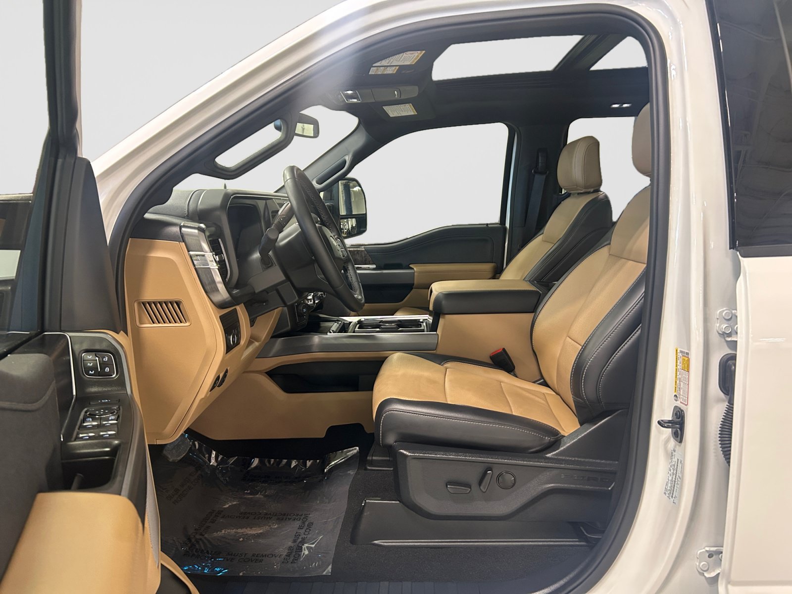 Certified 2025 Ford F350 Lariat w/ Camper Package AWD/4WD image 11