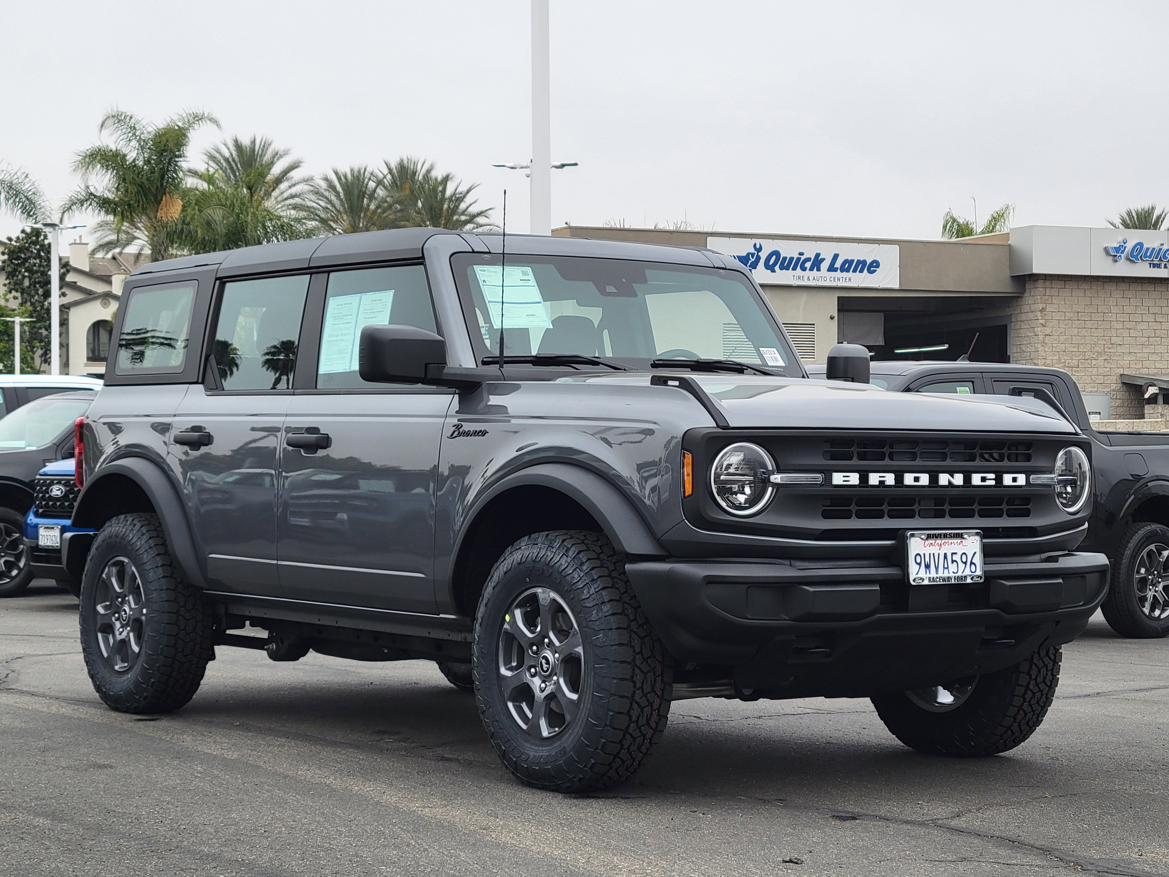 Certified 2025 Ford Bronco 4-Door AWD/4WD image 1
