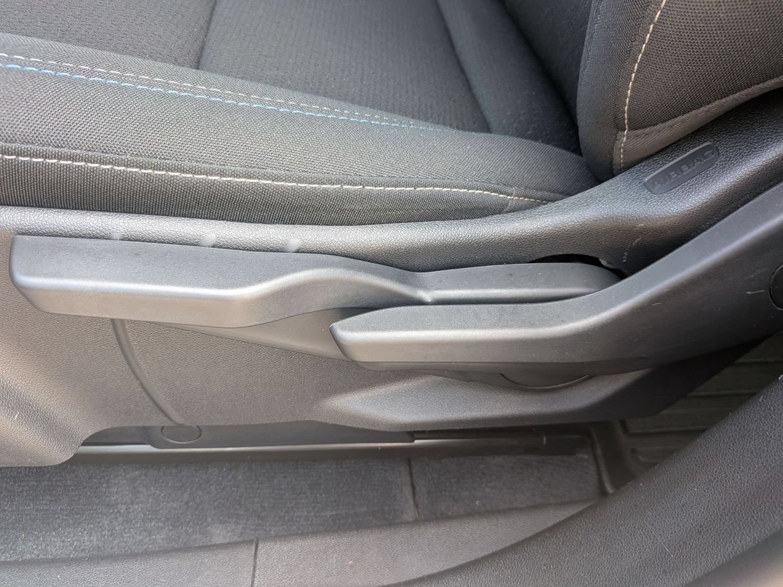 Used 2025 Chevrolet Equinox EV LT FWD image 13