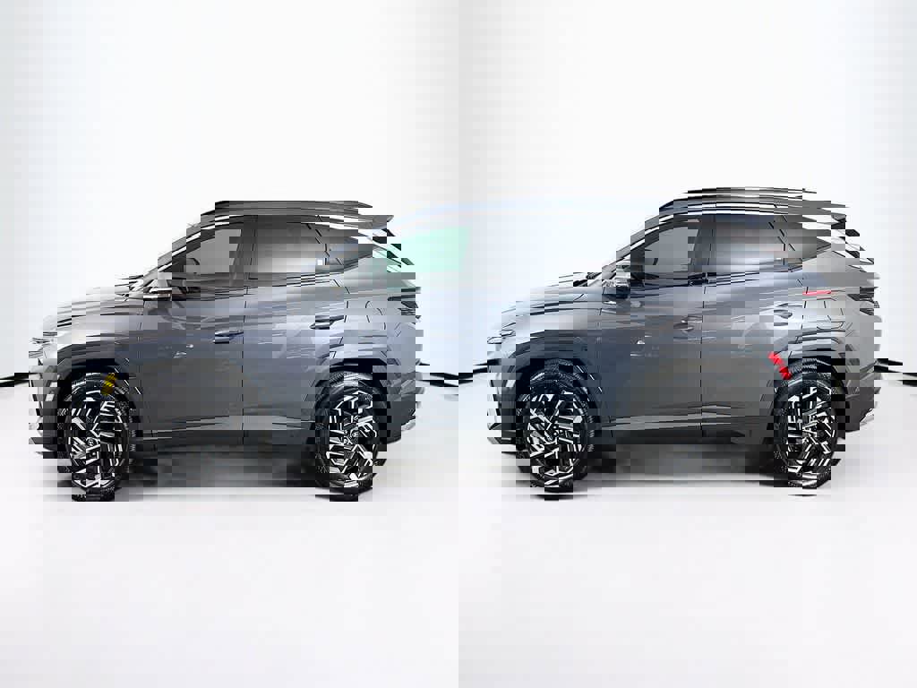 Used 2025 Hyundai Tucson Limited image 2