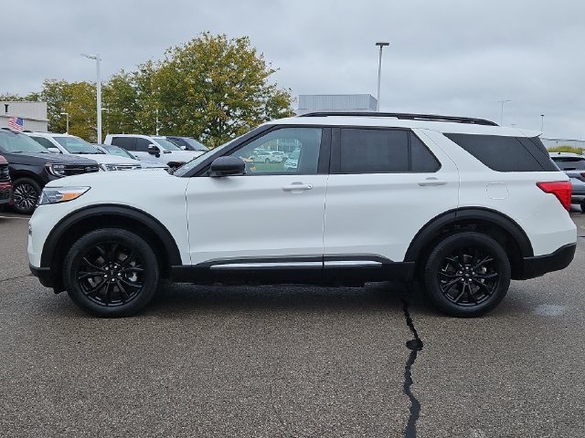 Certified 2023 Ford Explorer XLT w/ Equipment Group 202A AWD/4WD image 2