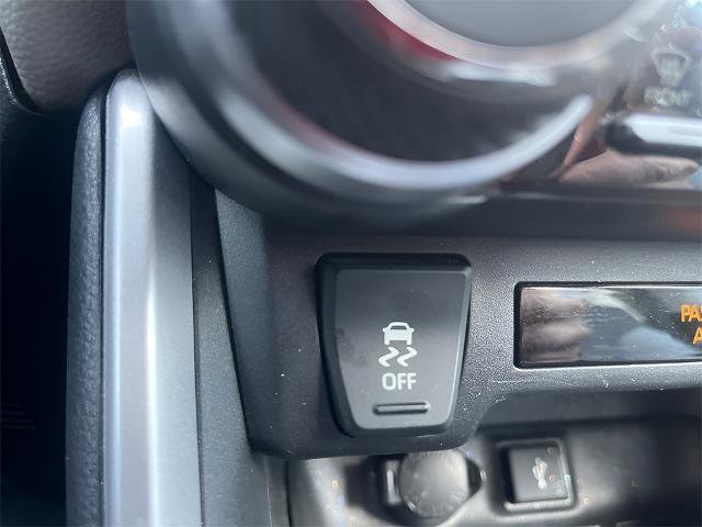 Used 2021 Toyota RAV4 XLE image 27