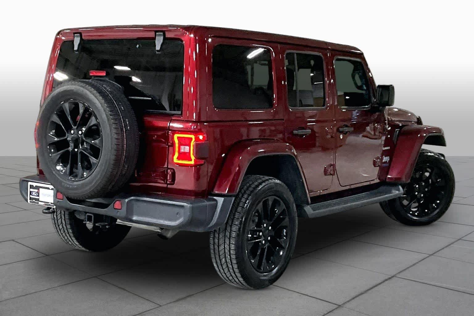 Used 2021 Jeep Wrangler Unlimited Sahara w/ Safety Group AWD/4WD image 13