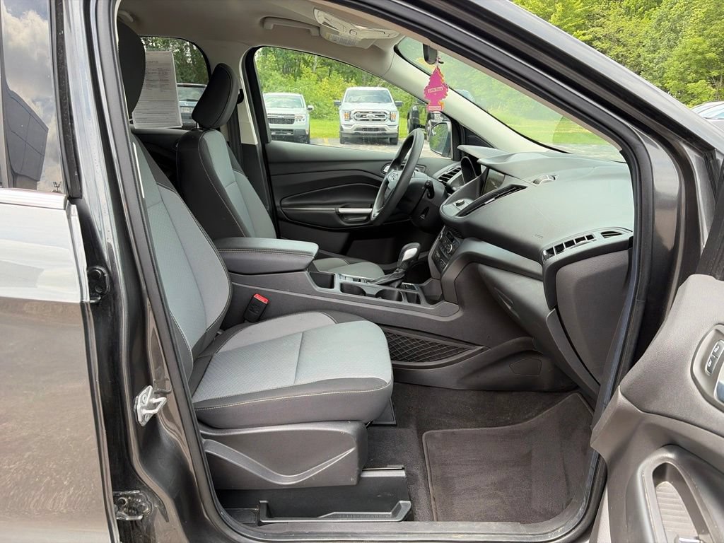 Certified 2019 Ford Escape SE FWD image 29