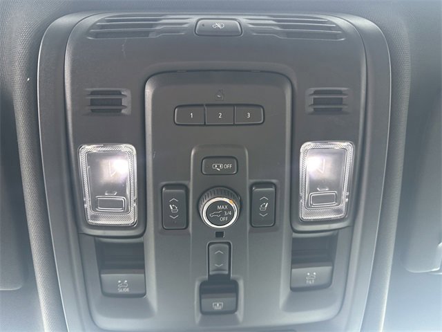 Used 2024 GMC Yukon XL Denali w/ Advanced Technology Package image 28