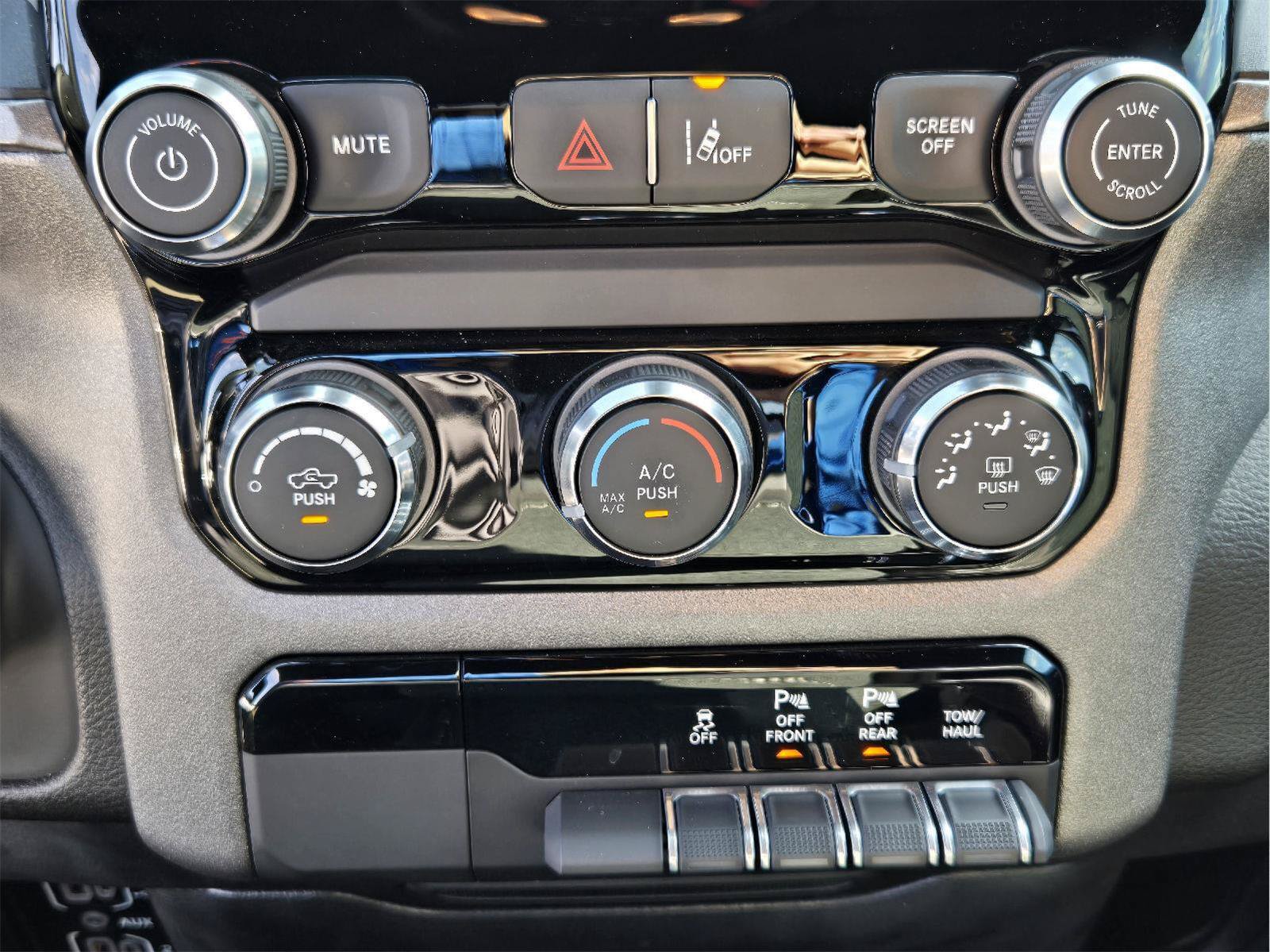 Used 2026 RAM 1500 Express RWD image 17
