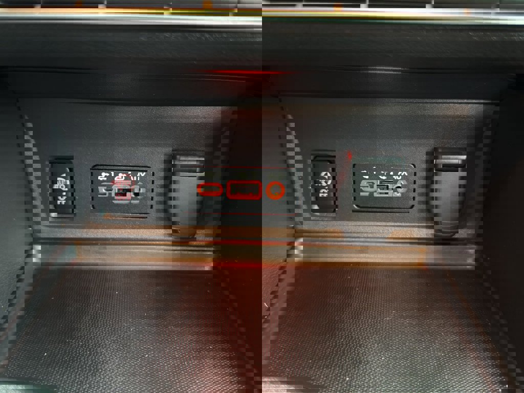 Used 2024 Nissan Sentra SV image 27