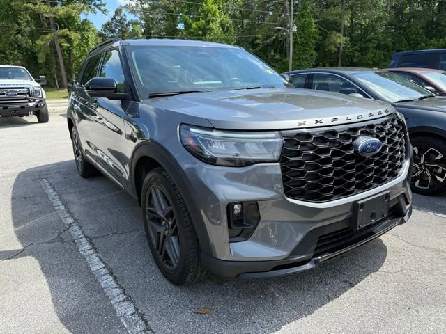 Certified 2025 Ford Explorer ST-Line w/ ST-Line Street Pack AWD/4WD image 2